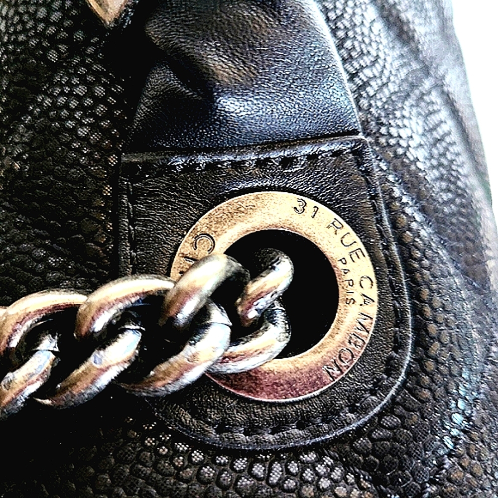 Chanel Iridescent Caviar Quilted Grain Classic Flap Two-Way Crossbody Bag - Picture 4 of 15